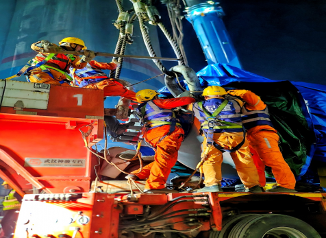 星光奮進路 方圓紅旗耀 ——弘旭公司十二月攻堅紀實